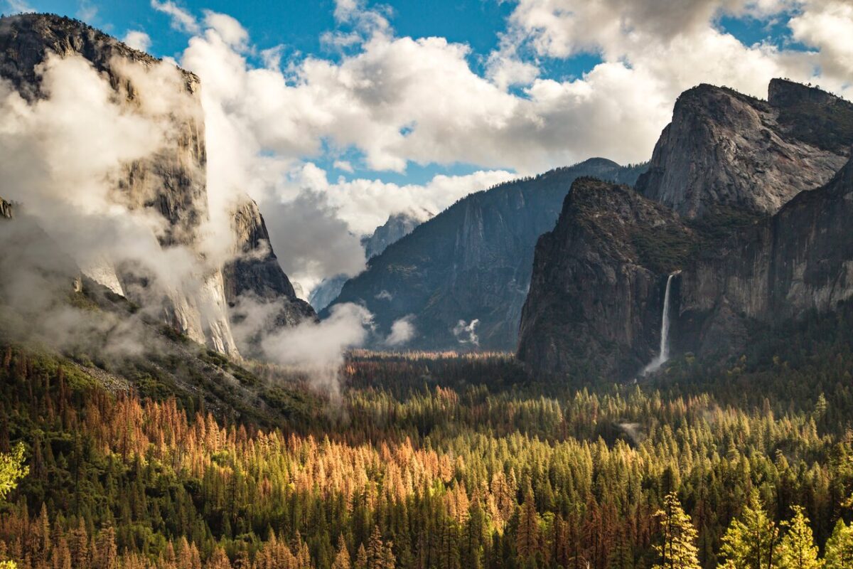 Clouds moving in Yosemite Valley